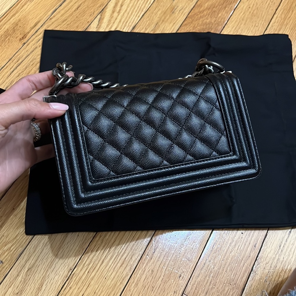 Chanel caviar boy bag - Picture 8 of 9